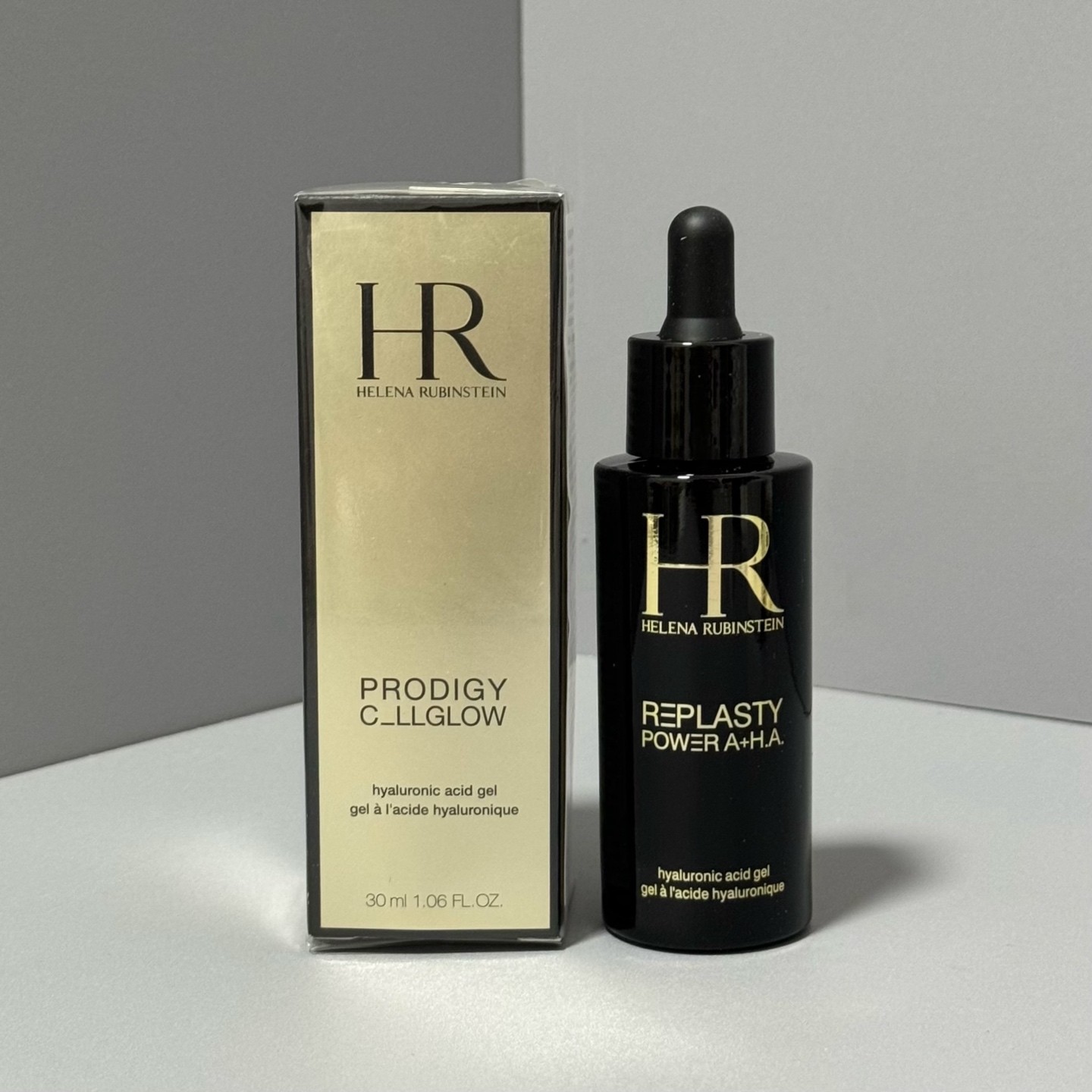 HR赫莲娜紧颜丰盈复合精华液30ml实拍现货可配中文标赫莲娜紧颜丰盈复合精华液，玻玻A精华在平滑肌肤粗糙，嫩弹肤质，细腻抚纹等嫩肤上有卓越的功效，击破多个皮肤层肤质痛点，达到多维“嫩肤”。