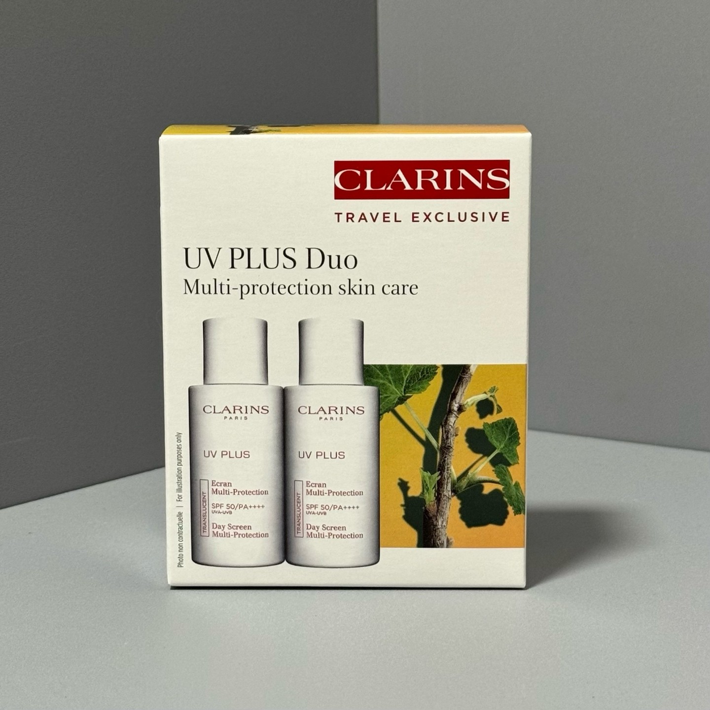 娇韵诗小白盾防晒隔离霜2件套/自然色实拍现货0448005编码！可配中文标对版对味，官网防伪！自然色～相对来说会更接近自己肤色一些，更适合脸上没有瑕疵的姐妹，如果日常化妆的话，建议用自然色